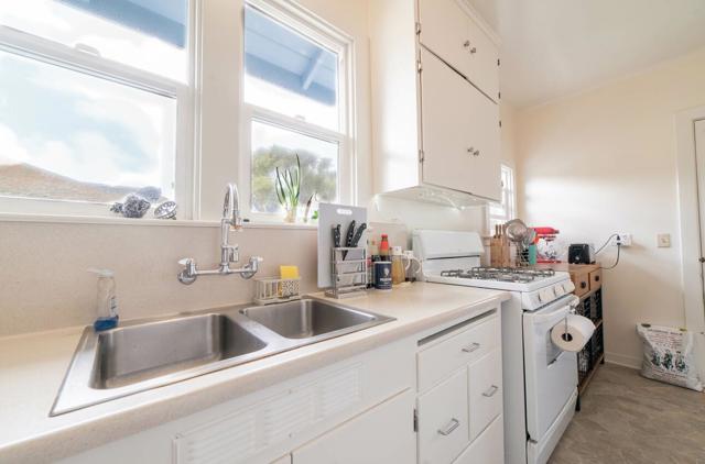 206 Cypress Avenue, Pacific Grove CA: https://media.crmls.org/mediaz/86c635ec-faa5-4cde-95cc-ededefe3a1a1.jpg