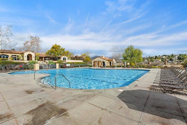 1387 S Creekside Dr, Chula Vista CA: https://media.crmls.org/mediaz/86c7c458-5ae2-4fb0-84c7-304bc76851d1.jpg