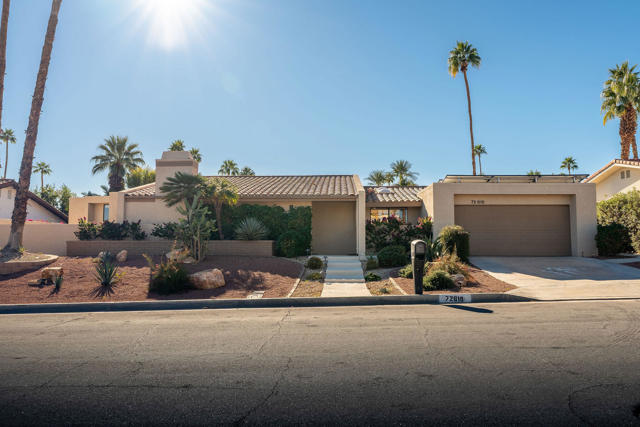72815 Somera Road, Palm Desert CA: https://media.crmls.org/mediaz/86c7d317-f287-41ae-8df2-23767ee9dcf7.jpg