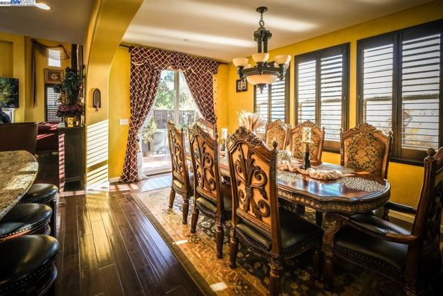 3252 Carpenter Way, San Ramon CA: https://media.crmls.org/mediaz/86c7e0d9-e137-445d-af86-475361fa9412.jpg