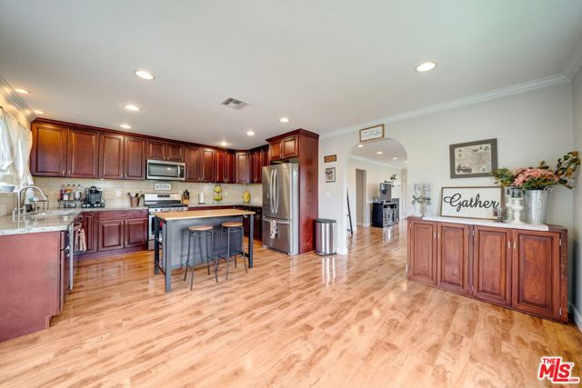 6621 BELLAIRE Avenue photo 8