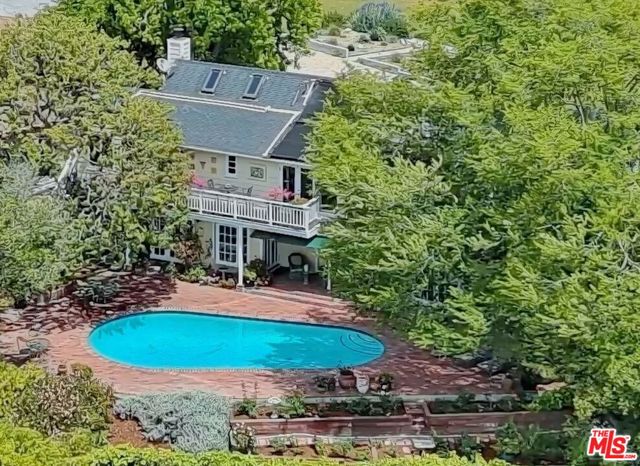 3314 Wonder View Drive, Los Angeles CA: https://media.crmls.org/mediaz/86c8caaa-49de-4f1a-b10e-30ec3c0d351b.jpg