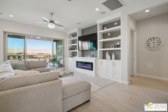 101 Zinfandel, Rancho Mirage CA: https://media.crmls.org/mediaz/86c966fa-91e8-472f-89cf-cf827debcaa1.jpg