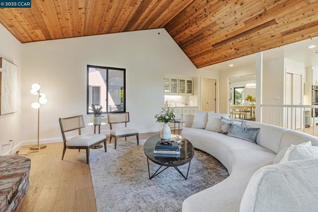 38 Sanders Ranch Rd, Moraga CA: https://media.crmls.org/mediaz/86c970ee-0129-4847-a846-88ab53437d5f.jpg