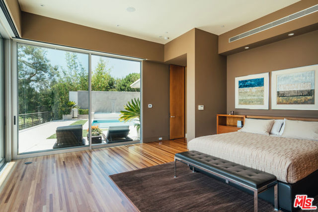 1470 CARLA, Beverly Hills CA: https://media.crmls.org/mediaz/86c9c148-4801-4b77-bdc1-2d7d17878470.jpg