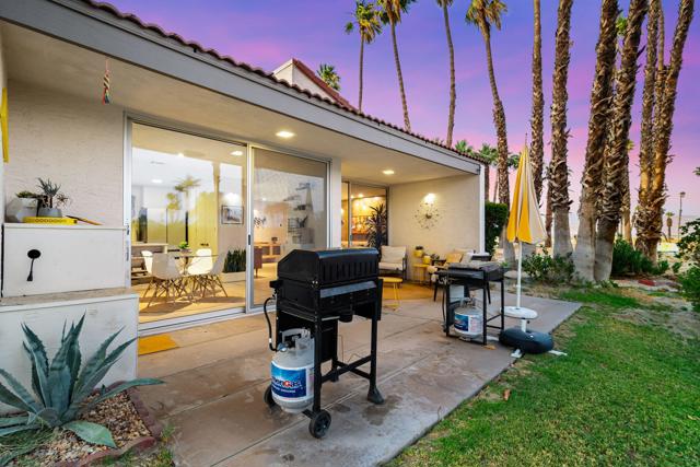 2501 N Whitewater Club Drive, Palm Springs CA: https://media.crmls.org/mediaz/86ca12e1-3a10-4ae0-8dfe-cbfd8ea17245.jpg