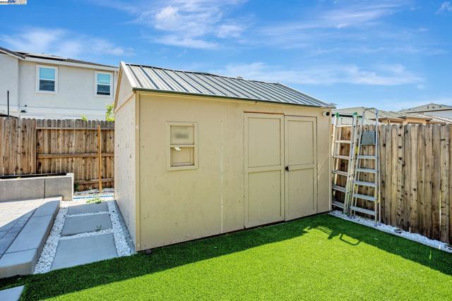 859 Helmsley Dr, Vacaville CA: https://media.crmls.org/mediaz/86cb0d4f-f895-4ada-bef1-91f8c39d9055.jpg