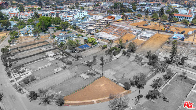 15531 Bowdoin Street, Pacific Palisades CA: https://media.crmls.org/mediaz/86cb3ab6-e200-49dc-b3ff-787f693fb633.jpg