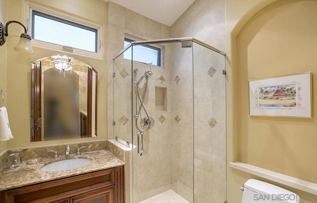 1150 Pine St, Coronado CA: https://media.crmls.org/mediaz/86cb961d-ef74-4901-80ed-2a39c2b50bfc.jpg