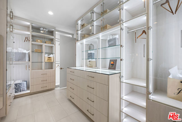 20378 W Marlow Lane, Porter Ranch CA: https://media.crmls.org/mediaz/86cbda49-7d24-4d58-a232-a873e7f8d744.jpg