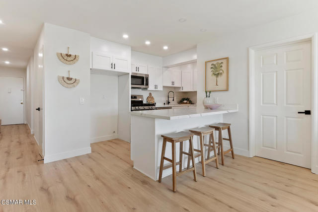 916 Lighthouse Way, Port Hueneme CA: https://media.crmls.org/mediaz/86cbe236-59f5-45fe-a192-9fe431da2a47.jpg