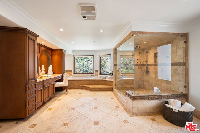 8027 Floral Avenue, Los Angeles CA: https://media.crmls.org/mediaz/86cd5b6a-9260-4975-bc9b-2658b6c12e9d.jpg