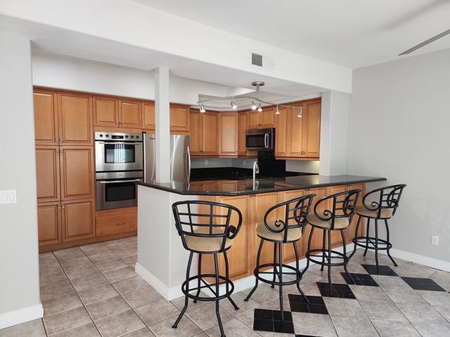 Detail Gallery Image 11 of 43 For 8597 via Mallorca #F,  La Jolla,  CA 92037 - 2 Beds | 2/1 Baths