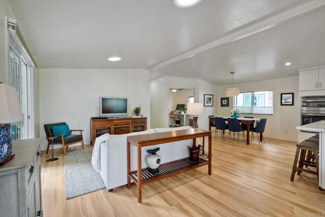 699 N Vulcan Avenue, Encinitas CA: https://media.crmls.org/mediaz/86cdf8ad-a38d-4ac4-b84f-1ced9364a60d.jpg