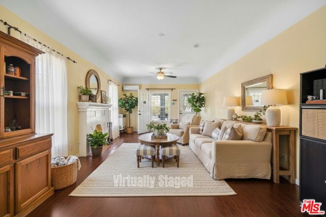 3852 Woolwine Drive, Los Angeles CA: https://media.crmls.org/mediaz/86ce689d-9e85-4668-a970-c3fd1bbe15ff.jpg