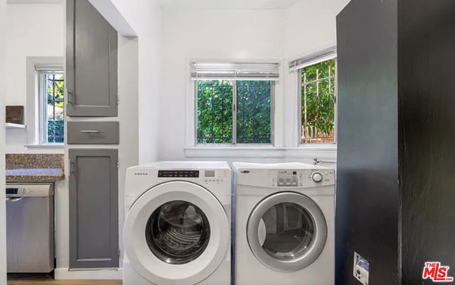 5112 Edgewood Place, Los Angeles CA: https://media.crmls.org/mediaz/86cfde97-d71a-4a69-a072-fba1861387bc.jpg