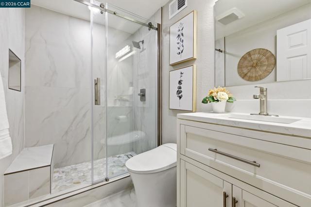 Image 33 of 50 For 725 Castle Rock Rd