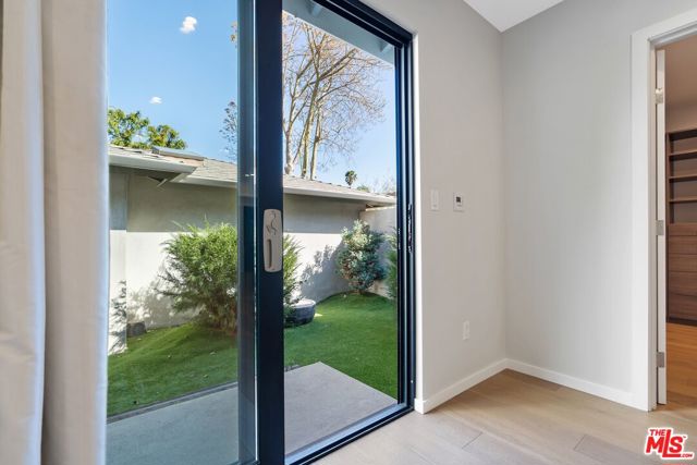 2829 Westbrook Avenue, Los Angeles CA: https://media.crmls.org/mediaz/86d0a4f3-4877-42df-ba7c-a998e1e9251e.jpg