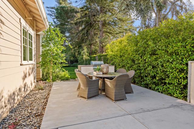 2002 Sunnyview Lane, Mountain View CA: https://media.crmls.org/mediaz/86d0dc8f-a448-4008-9c37-82064b33f4f8.jpg