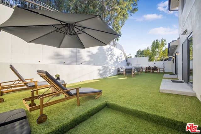 18202 Rancho Street, Tarzana CA: https://media.crmls.org/mediaz/86d0dda9-6975-49f4-b0ee-58cfd1d9c3c8.jpg