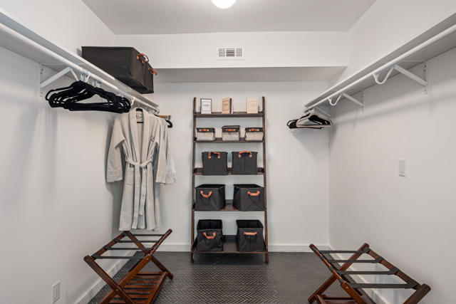 257 W El Camino Way, Palm Springs CA: https://media.crmls.org/mediaz/86d16cf5-2df3-4c74-bf06-3204bcd42a2d.jpg