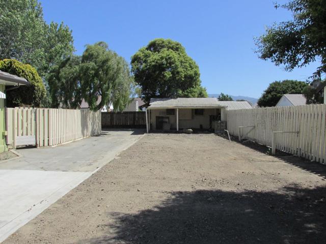 1610 Cienega Road, Hollister CA: https://media.crmls.org/mediaz/86d2a9b3-8044-4038-b6ca-f4bc28c04ab3.jpg
