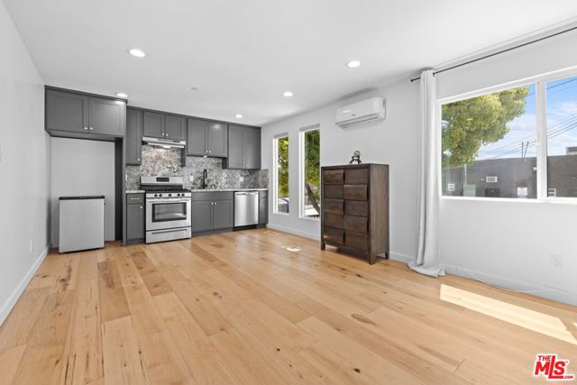 3170 Glenmanor Place, Los Angeles CA: https://media.crmls.org/mediaz/86d2fc47-2e25-4fe9-83ec-10ba346be7ac.jpg