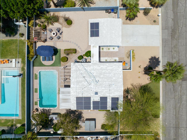 2845 E Wyman Drive, Palm Springs CA: https://media.crmls.org/mediaz/86d4048f-3ed1-4dbb-9756-a6c629927740.jpg