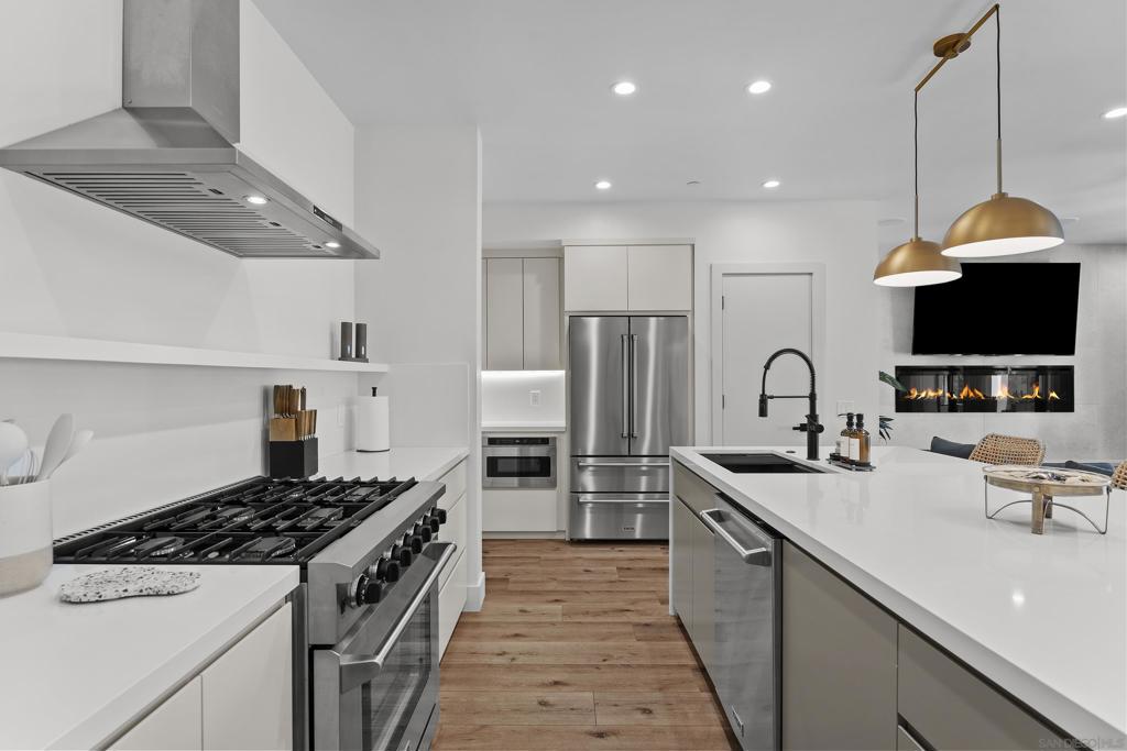 806 Cleveland St - photo 3