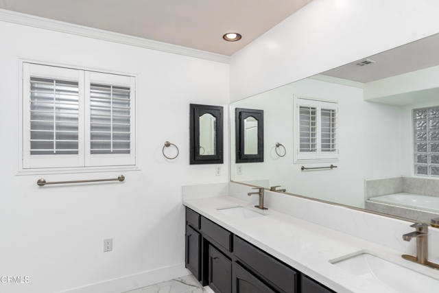 Detail Gallery Image 20 of 36 For 10103 Wentworth Ct, Bakersfield,  CA 93311 - 3 Beds | 2 Baths