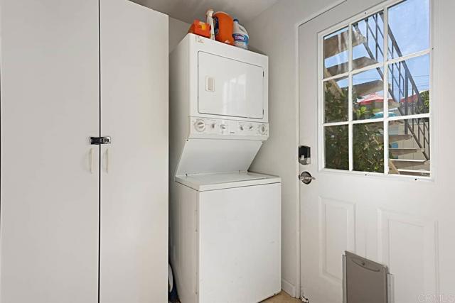 1817 19 Coast Boulevard, Del Mar CA: https://media.crmls.org/mediaz/86d4890f-4d12-4798-af43-75e76eb934fc.jpg