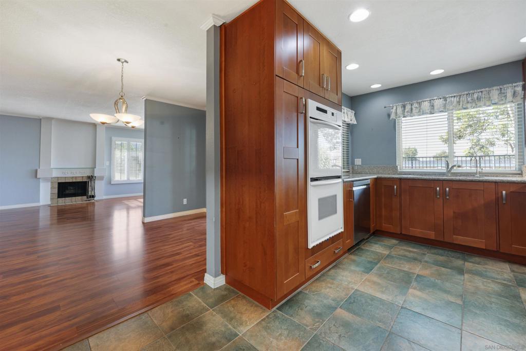 5605 Friars Rd. - photo 4
