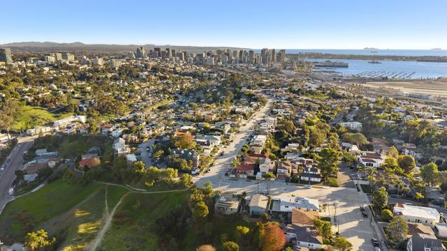 Detail Gallery Image 49 of 50 For 1004 W Walnut Ave., San Diego,  CA 92103 - 4 Beds | 3 Baths