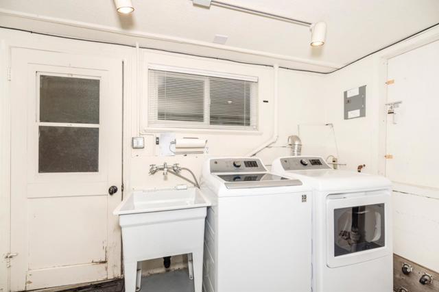 875 Broadway, Belmont CA: https://media.crmls.org/mediaz/86d5737c-119c-445a-b753-8ee9a2b01045.jpg