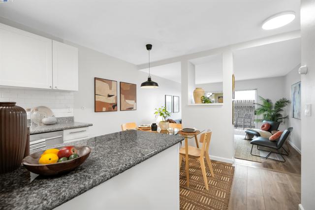 2562 Walnut Blvd, Walnut Creek CA: https://media.crmls.org/mediaz/86d623f0-2b08-4380-ad3d-ec5206b13b0f.jpg