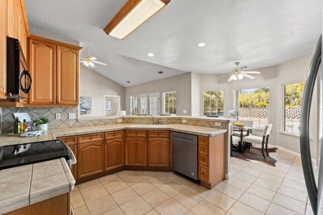 Image 19 of 90 For 157 Oak Knoll Court
