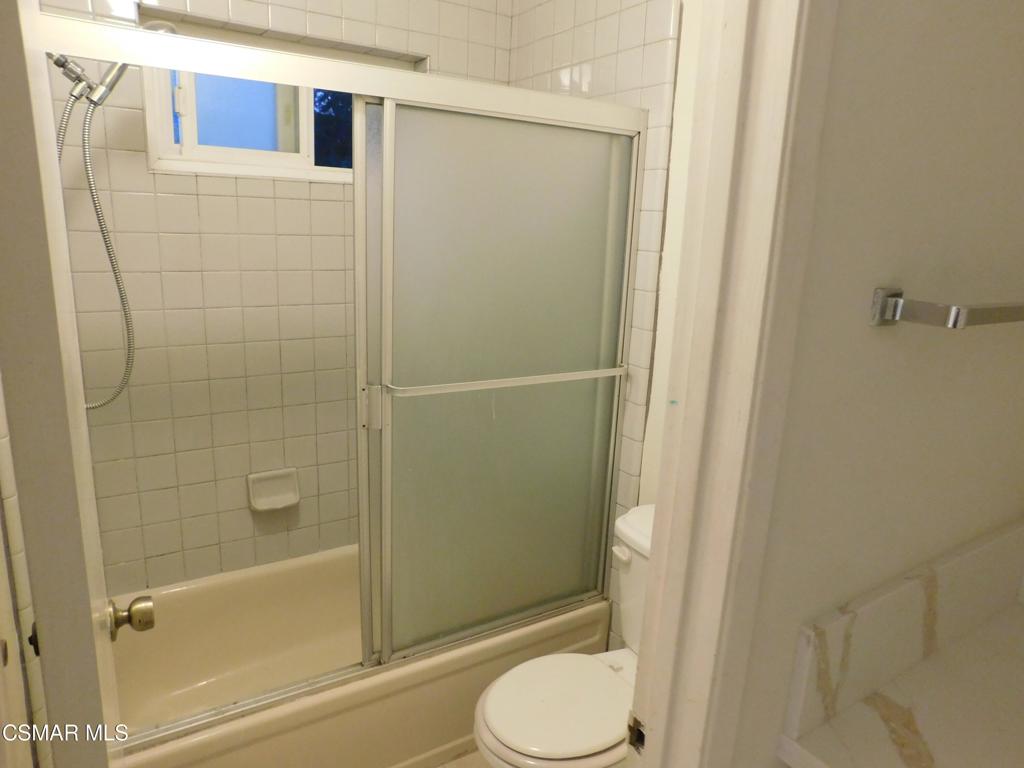 https://media.crmls.org/mediaz/86d6d4ca-647c-408e-b9b2-70d7d8e699fd.jpg?preset=X-Large