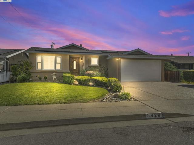 5426 Borgia Rd, Fremont CA: https://media.crmls.org/mediaz/86d703f7-80f9-435d-8df2-0175063b4633.jpg