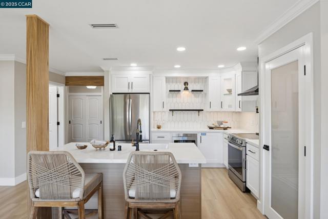 2101 Golden Rain, Walnut Creek CA: https://media.crmls.org/mediaz/86d70ba7-5928-41e5-ae57-e8f6f0eb12c7.jpg