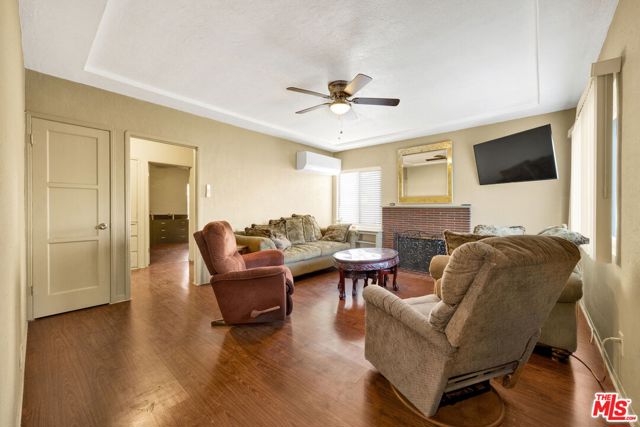 10133 Maple Street, Bellflower CA: https://media.crmls.org/mediaz/86d72534-3827-4917-bc3c-66cdad43c617.jpg