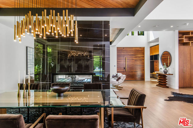 4544 Woodley Avenue, Encino CA: https://media.crmls.org/mediaz/86d7ed8d-55fd-4cbd-85fe-670fed6076ca.jpg