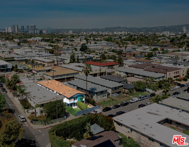 2051 S Corning Street, Los Angeles CA: https://media.crmls.org/mediaz/86d82b5f-c0c1-4c75-b460-96af42e30b31.jpg