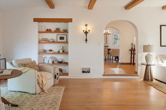 Detail Gallery Image 12 of 69 For 1110 E Mountain St, Glendale,  CA 91207 - 4 Beds | 3 Baths