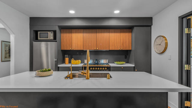 42602 Rancho Mirage Lane, Rancho Mirage CA: https://media.crmls.org/mediaz/86d8e66f-0f91-4b85-8cde-1745fc20ab4a.jpg