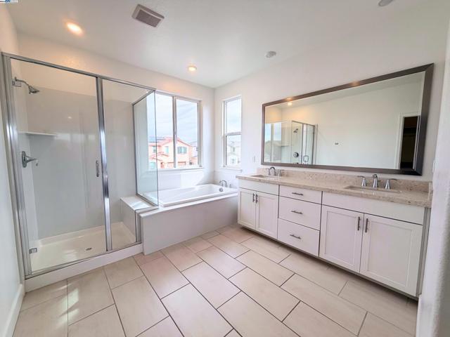 10349 Baldy Dr, Stockton CA: https://media.crmls.org/mediaz/86d9f4de-d144-4885-8985-23161205ed42.jpg