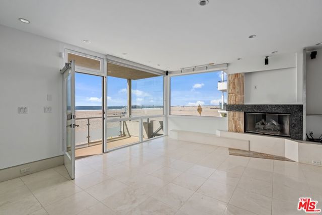 6 Eastwind Street, Marina del Rey CA: https://media.crmls.org/mediaz/86da06ff-6df9-4e2c-80c2-f55b887604de.jpg