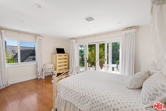 27931 Winding Way, Malibu CA: https://media.crmls.org/mediaz/86da6eb7-26ce-4bf9-9ff5-d962b1351a6a.jpg