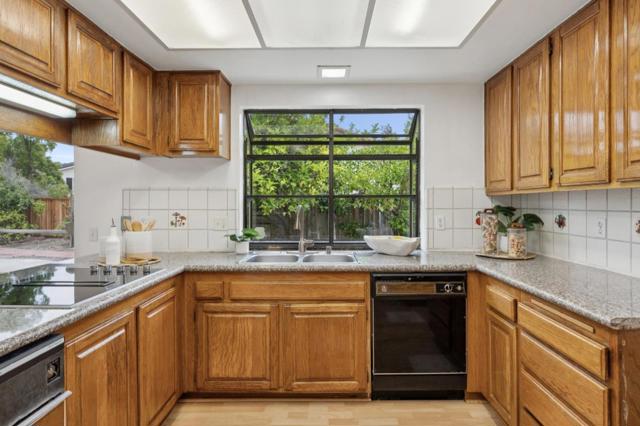 44520 Mesquite Court, Fremont CA: https://media.crmls.org/mediaz/86da92a5-3b2d-4a7a-8dda-404c0b721b15.jpg