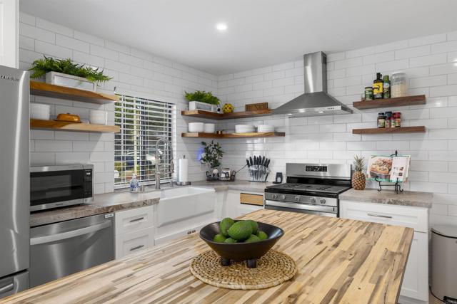 1508 Concord Way, Chula Vista CA: https://media.crmls.org/mediaz/86daa252-84dd-47a1-911c-aa18ff1b83de.jpg