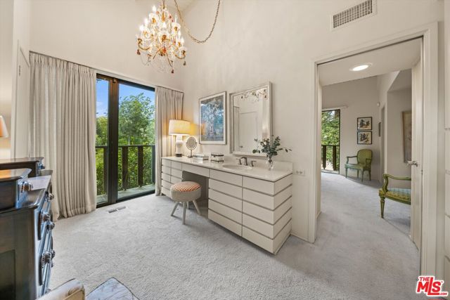 1048 E La Loma Avenue, Somis CA: https://media.crmls.org/mediaz/86daaff7-b46b-4f9f-b1f4-83fa72837ff2.jpg